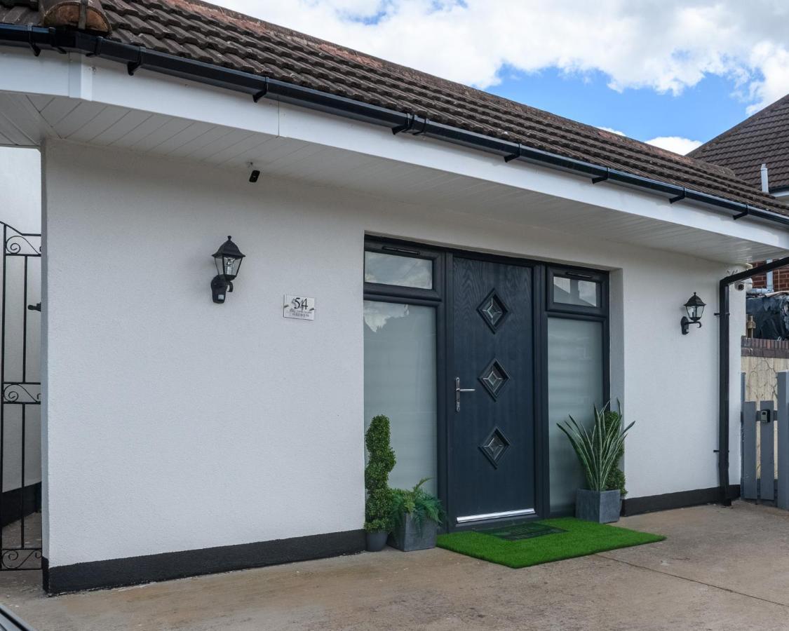 Luxury One Bedroom Guesthouse M6, Junction 10 Walsall Willenhall Экстерьер фото