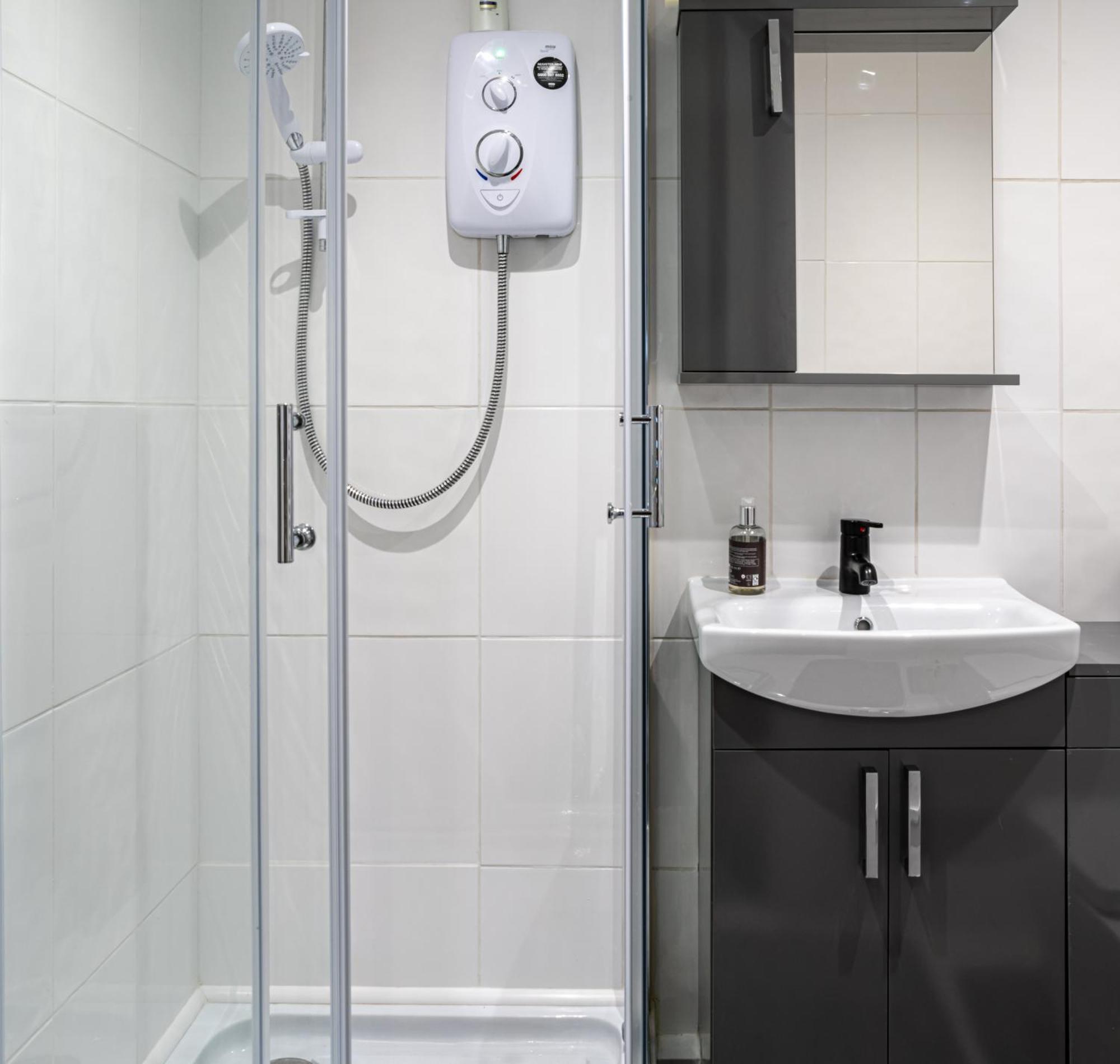Luxury One Bedroom Guesthouse M6, Junction 10 Walsall Willenhall Экстерьер фото